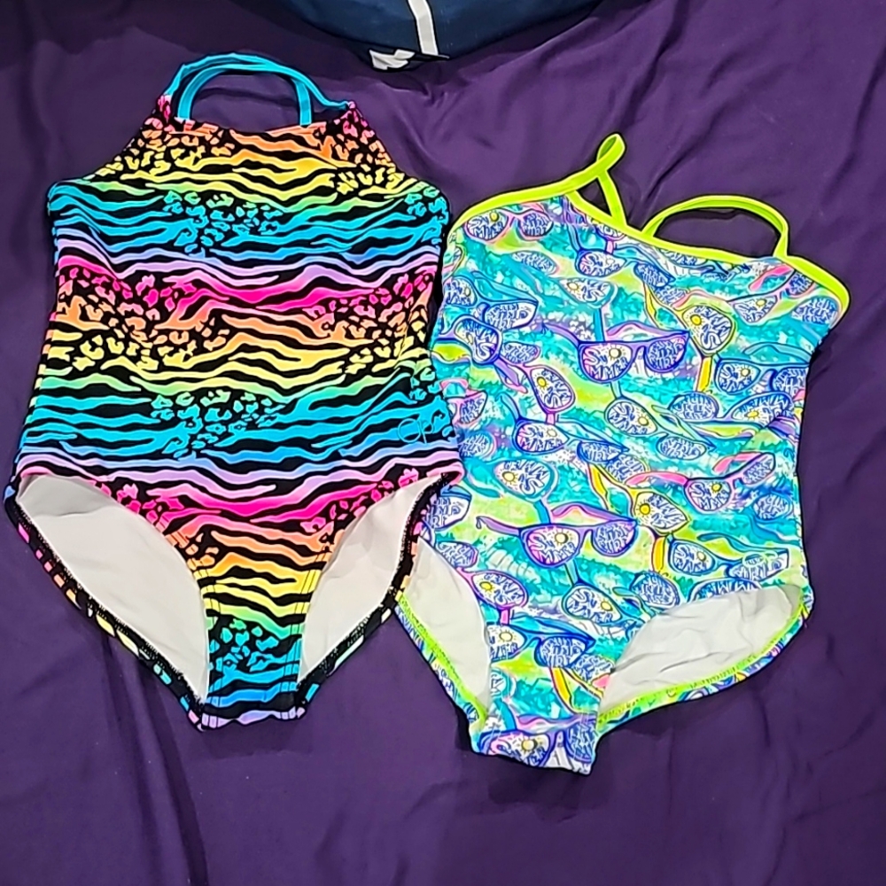 Pre-Owned Girls Bathing Suit Size 6/6X